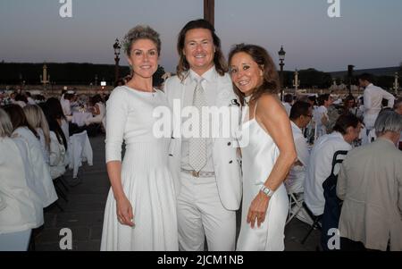 Dîner en blanc 2022 à Paris France Banque D'Images