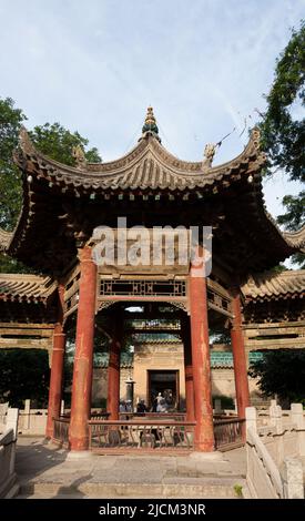 Un bâtiment de type Pagoda avec un toit panoramique sur le terrain de la Grande Mosquée de Xi'an est l'une des plus grandes mosquées prémodernes de Chine. PRC. (125) Banque D'Images