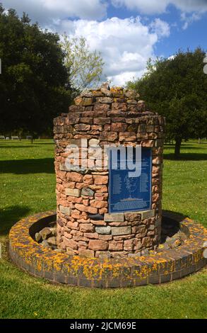 Stone Loch Class frégates Association Memorial Cairn sur présentation à l'Arboretum National Memorial, Airewas près de Lichfield, Staffordshire, Angleterre, Royaume-Uni Banque D'Images