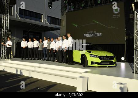 Mlada Boleslav, République tchèque. 14th juin 2022. La nouvelle SKODA FABIA RS Rally2 est basée sur la quatrième génération du plus petit modèle de production du constructeur tchèque. Il s'agit d'une toute nouvelle voiture de course qui tire parti des atouts de la production FABIA, du cadre de protection, du moteur, de la boîte de vitesses ou du châssis, qui ont été développés pour faire face aux conditions de rallye difficiles, en tirant parti de toute l'expérience de l'équipe SKODA Motorsport. Photo SKODA FABIA RS Rally2 à Mlada Boleslav, République Tchèque, 14 juin 2022. Crédit: Radek Petrasek/CTK photo/Alay Live News Banque D'Images