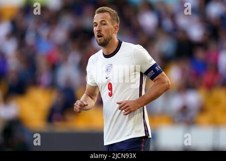 Wolverhampton, Royaume-Uni. 14th juin 2022. Harry Kane, d'Angleterre, regarde. Ligue des Nations de l'UEFA, match du groupe C, Angleterre contre Hongrie au stade Molineux de Wolverhampton, Angleterre, le mardi 14th juin 2022. Usage éditorial seulement. photo par Steffan BowenAndrew Orchard sports Photography/Alay Live News crédit: Andrew Orchard sports Photography/Alay Live News Banque D'Images