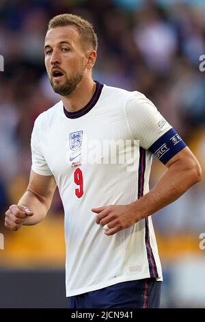 Wolverhampton, Royaume-Uni. 14th juin 2022. Harry Kane, d'Angleterre, regarde. Ligue des Nations de l'UEFA, match du groupe C, Angleterre contre Hongrie au stade Molineux de Wolverhampton, Angleterre, le mardi 14th juin 2022. Usage éditorial seulement. photo par Steffan BowenAndrew Orchard sports Photography/Alay Live News crédit: Andrew Orchard sports Photography/Alay Live News Banque D'Images