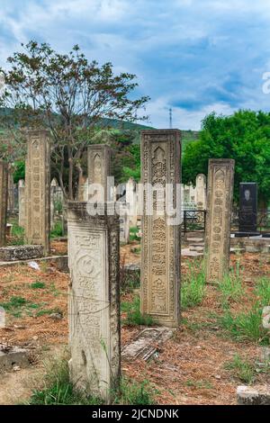 Derbent, Russie - 09 mai 2022 : ancien cimetière musulman traditionnel Kyrkhlyar Banque D'Images