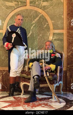 Officier français et officier des 5th Light Dragoons, Belgo-Dutch Cavalry la duchesse du ballon de Richmond à Bruxelles, Belgique Banque D'Images