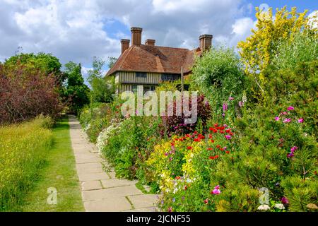 La longue frontière, Great Dixter Garden, East Sussex, Royaume-Uni Banque D'Images