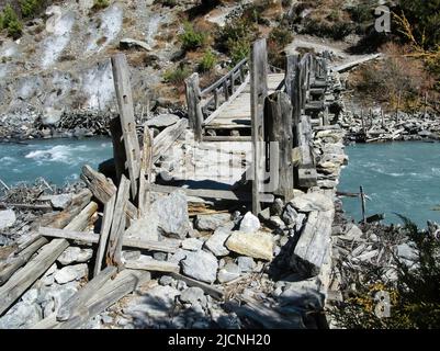 L'escalade du pic de Pisang, l'un des plus célèbres sommets de la région d'Annapurna, se trouve sur le chemin du plus haut col du monde. Banque D'Images