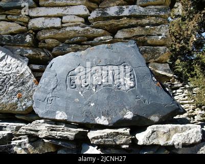 L'escalade du pic de Pisang, l'un des plus célèbres sommets de la région d'Annapurna, se trouve sur le chemin du plus haut col du monde. Banque D'Images