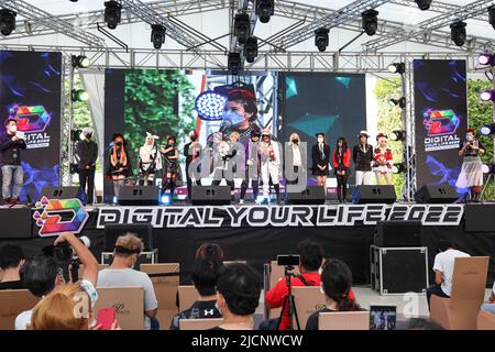 12 juin 2022, Bangkok, Thaïlande: Cosplay Parade avec les célèbres cosplayers thaïlandais au NUMÉRIQUE VOTRE VIE 2022 présenté par Siam Paragon. (Credit image: © Edirach Toumlamoon/Pacific Press via ZUMA Press Wire) Banque D'Images