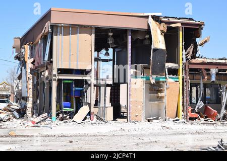 Un restaurant de restauration rapide McDonald's en cours de démolition pour un restaurant de remplacement éventuellement rénové Banque D'Images