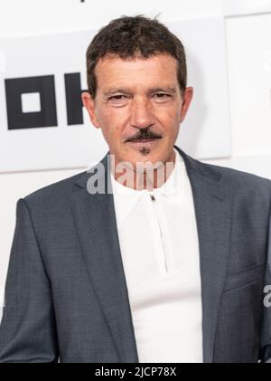 New York, États-Unis. 14th juin 2022. Antonio Banderas assiste à la première du concours officiel lors du festival du film Tribeca au CCMB de New York sur 14 juin 2022. (Photo de Lev Radin/Sipa USA) crédit: SIPA USA/Alay Live News Banque D'Images
