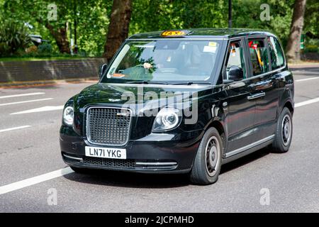 Londres taxi noir taxi taxi à Londres, Angleterre, Royaume-Uni le mercredi, 18 mai 2022.photo: David Rowland / One-Image.com Banque D'Images