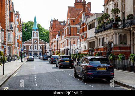 Vue sur Aldford Street, Mayfair à Londres, Angleterre, United KingdomWednesday, 18 mai, 2022.photo: David Rowland / One-Image.com Banque D'Images