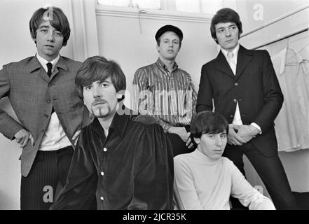 LE groupe pop HOLLIES UK en septembre 1966 . De gauche à droite : Tony Hicks, Graham Nash, Bobby Elliott, Eric Haydock, Allan Clarke. Photo : Tony Gale Banque D'Images