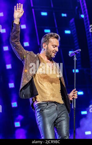 Milan Italie. 14 juin 2022. L'auteur-compositeur italien CESARE CREMONINI se produit en direct au Stadio San Siro lors du « Cesare Cremonini Stadi 2022 Tour ». Banque D'Images
