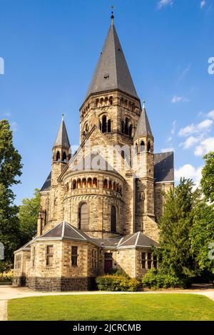 Le Temple neuf est une église protestante de Metz sur petit-Saulcy, entourée par la Moselle, capitale de la Lorraine. Banque D'Images