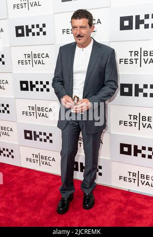 New York, New York, États-Unis. 14th juin 2022. Antonio Banderas participe à la première du ''Concours officiel' au Festival du film de Tribeca au CCMB (Credit image: © Lev Radin/Pacific Press via ZUMA Press Wire) Banque D'Images