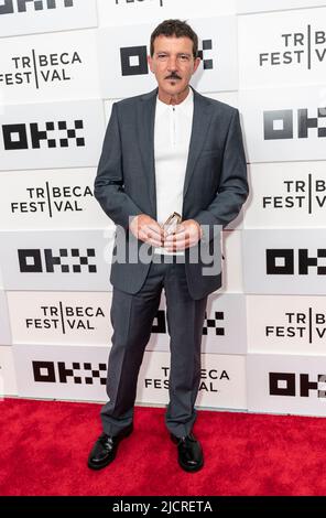 New York, New York, États-Unis. 14th juin 2022. Antonio Banderas participe à la première du ''Concours officiel' au Festival du film de Tribeca au CCMB (Credit image: © Lev Radin/Pacific Press via ZUMA Press Wire) Banque D'Images