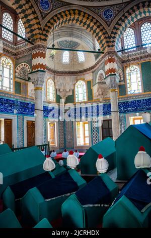 Istanbul, Turquie - 28 mai 2022: L'intérieur du tombeau du sultan Selim II datant du 16th siècle dans le tombeau de la cour des sultans, sur le côté d'Ayasofia Banque D'Images