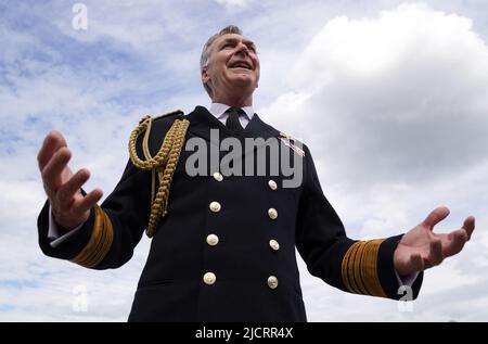 Nouveau chef des forces armées britanniques, chef de l'amiral Sir Tony Ralakin, lors d'une interview avec les médias au château d'Édimbourg. Photo : mercredi 15 juin 2022. Banque D'Images