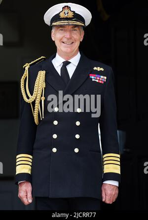 Nouveau chef des forces armées britanniques, chef de l'amiral Sir Tony Ralakin, après une interview avec les médias au château d'Édimbourg. Photo : mercredi 15 juin 2022. Banque D'Images