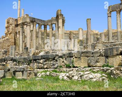 Vue partielle sur les ruines de Dougga - Tunisie Banque D'Images