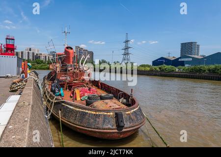 Suncrest, un bateau Tug désutilisé amarré à Trinity Bouy Wharf, est de Londres. Banque D'Images