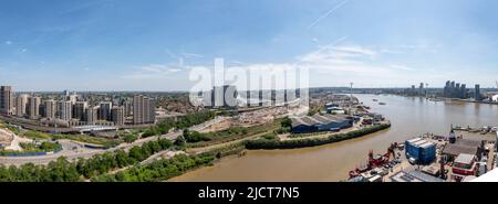 Photo aérienne panoramique de Canning Town à Greenwich Peninsular dans l'est de Londres. Banque D'Images