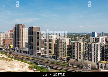 Photo aérienne de Leamouth Peninsular et de nouveaux immeubles d'appartements dans l'est de Londres. Banque D'Images