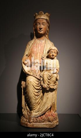 Vierge et enfant. Pyrénées, c. 1225. noyer avec des traces de polychromie. Rijksmuseum. Amsterdam. Pays-Bas. Banque D'Images