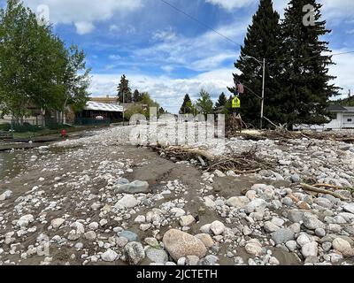 Red Lodge, Montana, États-Unis. 15th juin 2022. Dans une photo fournie par le ministère des Transports du Montana, montre les dommages causés par les inondations à Red Lodge. Le bureau du gouverneur du Montana a déclaré une catastrophe à l'échelle de l'État en réponse à de graves inondations destructrices dans le sud du Montana et dans le parc national de Yellowstone. (Image de crédit : © Montana Department of Transportation/ZUMA Press Wire Service) Banque D'Images