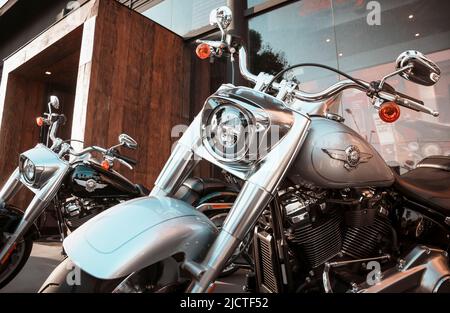 Détail d'une moto Harley-Davidson exposée dans la ville de Londrina, au sud du Brésil. C'est l'une des marques de moto les plus emblématiques du monde Banque D'Images