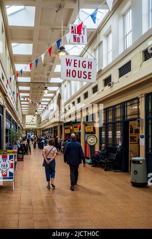 Marché de Grainger Newcastle-upon-Tyne. Marché intérieur historique au coeur de Newcastle, Grainger Market a ouvert ses portes en 1835. Catégorie I. Banque D'Images