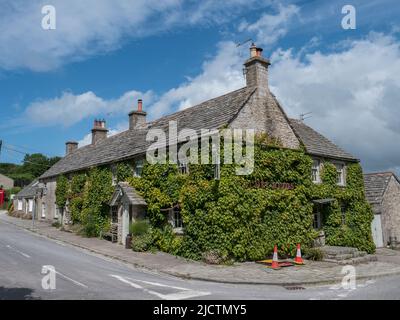 La maison publique Scott Arms à Kingston, Purbeck, Dorset, Royaume-Uni. Banque D'Images