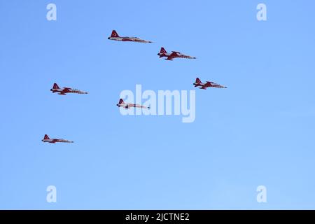 Istanbul Turquie 24 09 2021 les étoiles turques sont l'équipe de démonstration acrobatique de l'Armée de l'Air turque et l'équipe nationale de voltige de Turquie. Banque D'Images