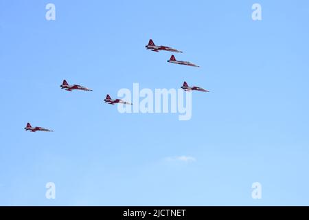 Istanbul Turquie 24 09 2021 les étoiles turques sont l'équipe de démonstration acrobatique de l'Armée de l'Air turque et l'équipe nationale de voltige de Turquie. Banque D'Images