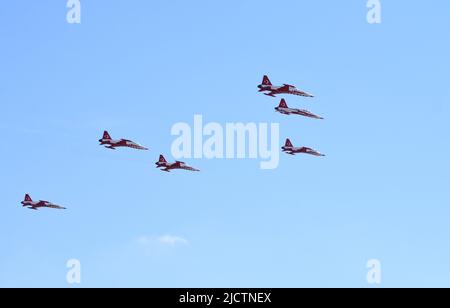 Istanbul Turquie 24 09 2021 les étoiles turques sont l'équipe de démonstration acrobatique de l'Armée de l'Air turque et l'équipe nationale de voltige de Turquie. Banque D'Images