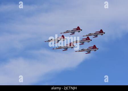 Istanbul Turquie 24 09 2021 les étoiles turques sont l'équipe de démonstration acrobatique de l'Armée de l'Air turque et l'équipe nationale de voltige de Turquie. Banque D'Images