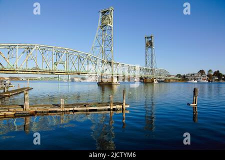 L'ancien Memorial Bridge de Prescott Park à Portsmouth, New Hampshire. Ce pont traverse la rivière Piscataque. Banque D'Images