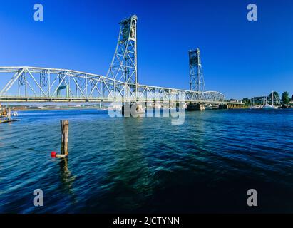 L'ancien Memorial Bridge de Prescott Park à Portsmouth, New Hampshire. Ce pont traverse la rivière Piscataque. Banque D'Images