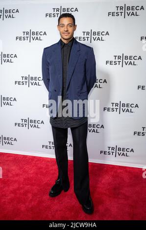 New York, États-Unis. 16th juin 2022. Daryl McCormack arrive sur le tapis rouge pour la première New-yorkaise de « bonne chance pour vous, Leo Grande » au Tribeca film Festival 2022 à New York sur 15 juin 2022. Photo de Gabriele Holtermann/UPI crédit: UPI/Alay Live News Banque D'Images