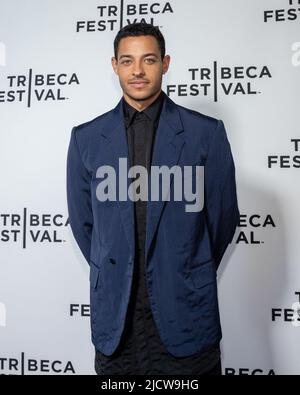 New York, États-Unis. 16th juin 2022. Daryl McCormack arrive sur le tapis rouge pour la première New-yorkaise de « bonne chance pour vous, Leo Grande » au Tribeca film Festival 2022 à New York sur 15 juin 2022. Photo de Gabriele Holtermann/UPI crédit: UPI/Alay Live News Banque D'Images