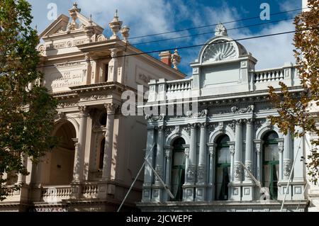 Bâtiments commerciaux historiques de l'époque coloniale dans la ville victorienne de Bendigo Banque D'Images