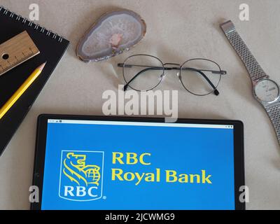 Sur cette photo, le logo de la Banque Royale du Canada (RBC) est affiché sur un comprimé Banque D'Images