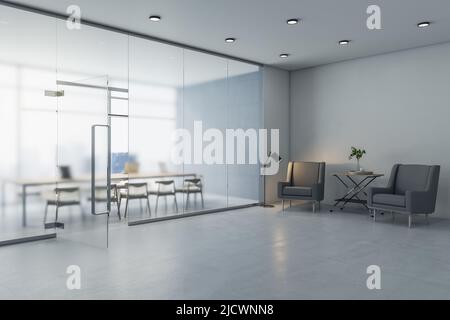 Vue latérale sur le design moderne de l'intérieur des bureaux avec fauteuils élégants dans la salle d'attente et grande salle de réunion avec table de conférence en bois derrière mat g Banque D'Images