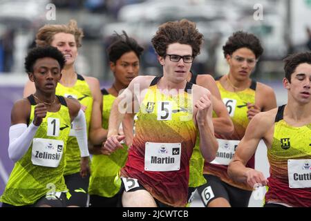 Gary Martin de l’archevêque Wood (PA) se classe troisième au 800m garçons en 1:48,59 lors de la rencontre sur piste Brooks PR Invitational High School, mercredi 15 juin 2022, à Seattle. Banque D'Images