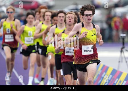 Gary Martin de l'archevêque Wood (PA) parcourt le parcours des garçons lors de la rencontre Brooks PR Invitational High School, mercredi 15 juin 2022, à Seattle. Banque D'Images