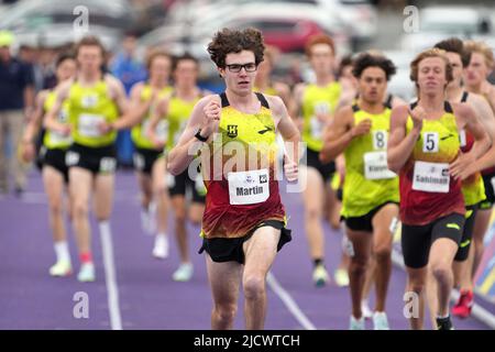 Gary Martin de l'archevêque Wood (PA) parcourt le parcours des garçons lors de la rencontre Brooks PR Invitational High School, mercredi 15 juin 2022, à Seattle. Banque D'Images