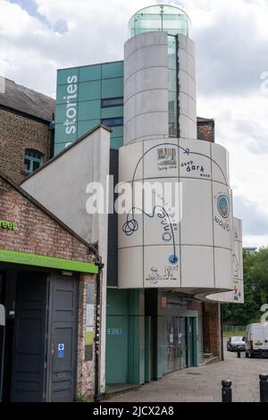 Seven Stories, le Centre national des livres pour enfants, dans le quartier culturel Ouseburn de Newcastle upon Tyne, Royaume-Uni. Banque D'Images