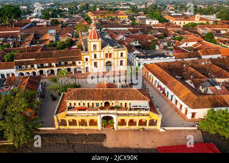 Antenne de l'église la Inmaculada Concepcion, Mompox, site du patrimoine mondial de l'UNESCO, Colombie, Amérique du Sud Banque D'Images