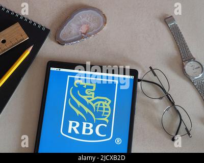 Allemagne. 16th juin 2022. Sur cette photo, le logo de la Banque Royale du Canada (RBC) est affiché sur un comprimé. (Photo par Igor Golovniov/SOPA Images/Sipa USA) crédit: SIPA USA/Alay Live News Banque D'Images